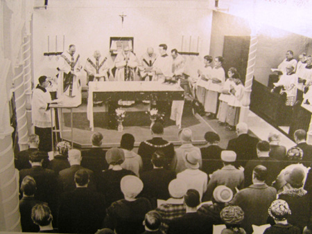 Opening-Mass-at-Sacred-Heart-church-May-1967.jpg